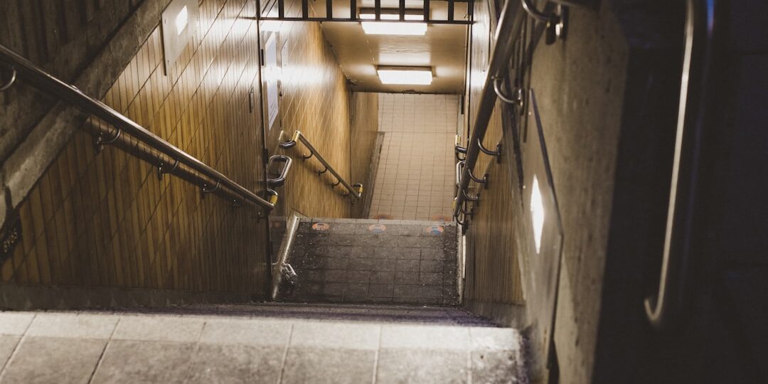 Dar Merdivenlerde Taşınma için Adım Adım Park Planı