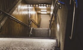 Evden Eve Nakliyat: Dar Merdivenlerde Park Planı ve Ekipman Seçimi