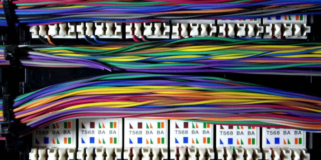 Ofis Kablo Yönetimi: Planlama ve Etiketleme Rehberi