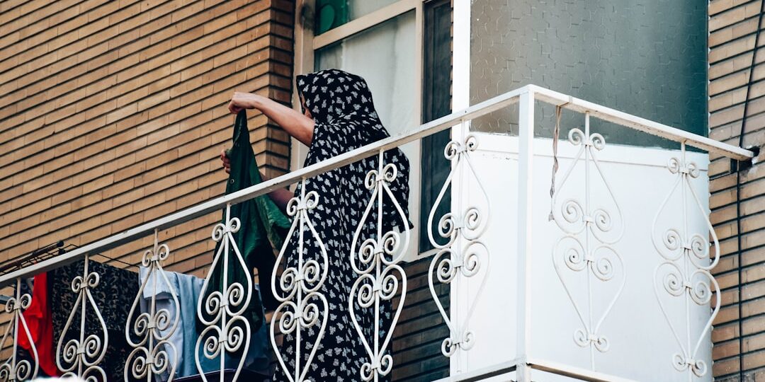 Balkon Mobilyaları Taşıma Rehberi: Parçalama ve Kurulum