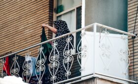 Balkon Mobilyaları Taşıma Rehberi: Parçalama ve Kurulum