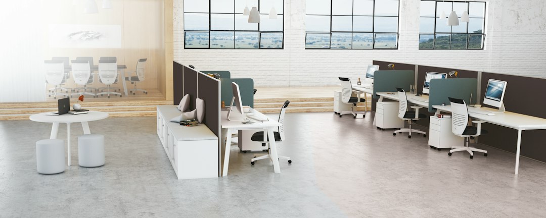 Dar alanda ofis mobilyalarının güvenli taşıması